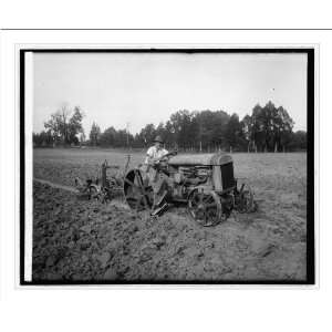    Historic Print (L): Ford tractor demonstration: Home & Kitchen