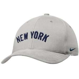  Nike New York Yankees Grey Swoosh Flex Fit Hat: Sports 