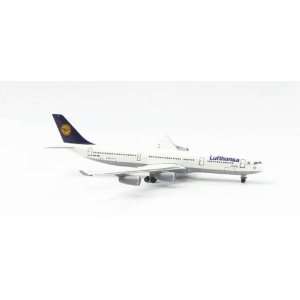  Herpa Lufthansa A340 300 1/500 (NG) Toys & Games
