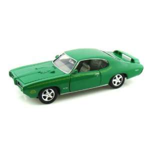  1969 Pontiac GTO Judge 1/24 Green: Toys & Games