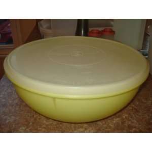 Vintage Tupperware Fix n Mix Bowl Yellow w/Sheer Seal 26 cups