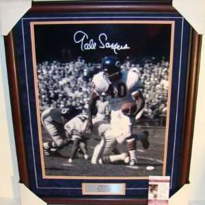  Gale Sayers Autographed Picture   CUSTOM Framed 16X20 JSA 