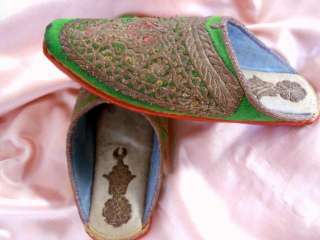 ANTIQUE OTTOMAN TURKISH ISLAMIC EMBROIDERY SHOES SLIPPER 18 TH CENTURY 