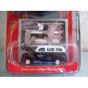   Working Class R8 Oak Brook Police 1950 Chevy Suburaban: Toys & Games