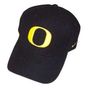    Nike Oregon Ducks Black Wool Classic Spin Hat: Sports & Outdoors