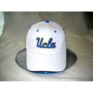  UCLA Bruins One Fit NCAA Cotton Twill Flex Cap (White 