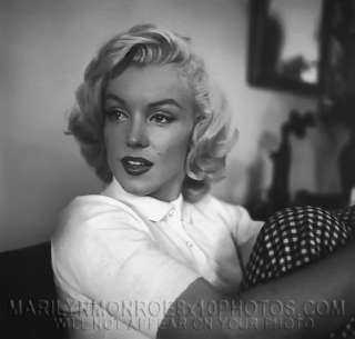 MARILYN MONROE ONCOUCH with LEG CAST 3xRARE8x10 PHOTOS  