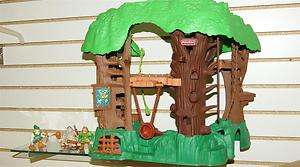 1998 FISHER PRICE ROBIN HOOD TREE FORT. IMAGINEXT, WITH 3 FIGURES 