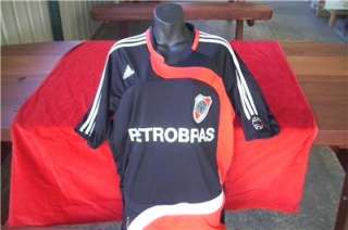 CA RIVER PLATE ADIDAS JERSEY IN ALMOST NEW COND SIZE XL  