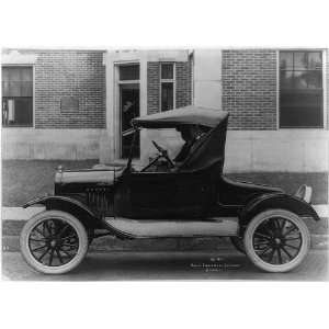  Side view of a Ford roadster 1923,Motor Company: Home 