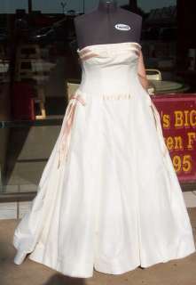 CAROLINA HERRERA Debutante or Wedding Formal Dress Sz 4  