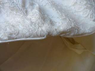 Stunning Ivory Silk & Lace Strapless Dropped Waist Bridal Wedding Gown 