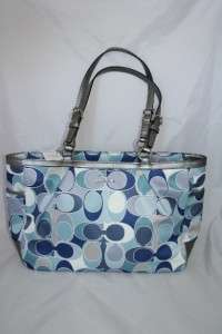   GALLERY OUTLINE SCARF PRINT LARGE EW LARGE TOTE 18428 SILVER/GREY/BLUE