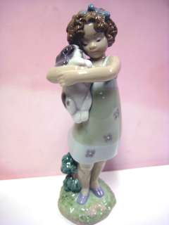 LEARNING TO CARE GIRL & DOG UTOPIA BY LLADRO #8241  