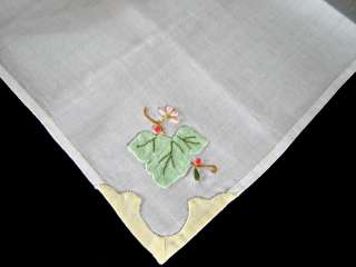 12 Beautiful Vintage Linen Applique Napkins 16.5 x 17  