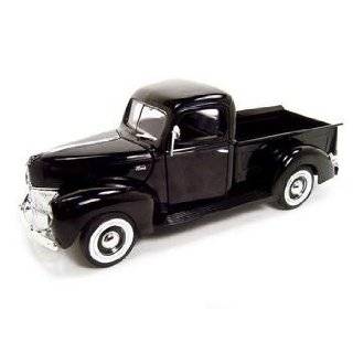  1940 FORD COUPE 118 DIECAST MODEL 