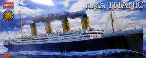 ACD1458 RMS Titanic 1 400 Academy  