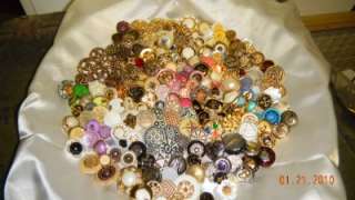 New Lot of Vintage Victorian Look Buttons  E840  