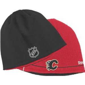 Calgary Flames Youth Official Reversible Knit Hat  Sports 