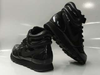 Nike Snow Waffle CL Black Boots Womens Size 10  