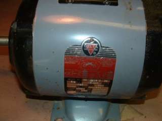   vintage Delta Milwaukee 3/4hp motor wood lathe / power tool  