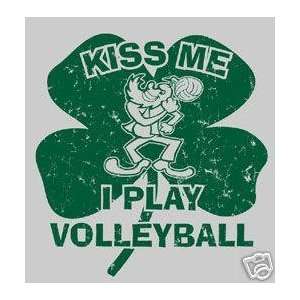 KISS ME I PLAY VOLLEYBALL T SHIRT YOUTH LARGE  Sports 